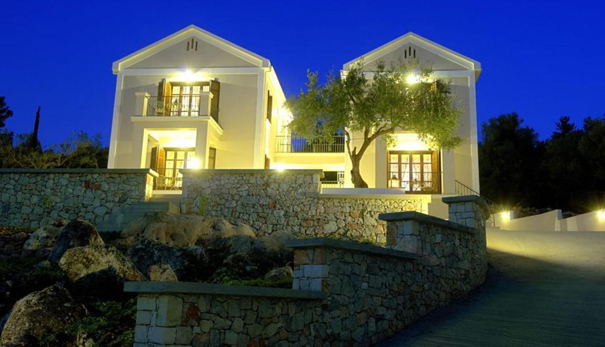 Adastra Ithaca Luxury